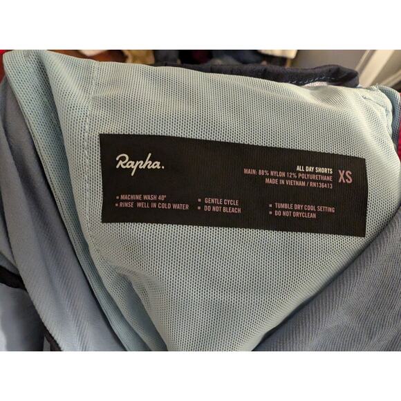 Rapha All Day Shorts Blue Mens XS in good condition. - Picture 6 of 6